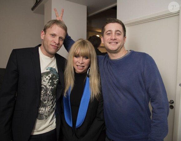 Jo Wood avec Jamie et Tyrone, ses enfants, à Londres le 21 février 2013.