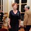 L'actrice Eva Darlan après avoir reçu la médaille de chevalier de l'Ordre des Arts et Lettres par la ministre de la Culture, Aurelie Filippetti durant une cérémonie dans les salons du ministère de la Culture à Paris le 21 novembre 2012.