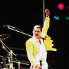 Freddie Mercury, regretté chanteur et leader de Queen, tout prêt de trouver un réalisateur en charge du biopic qui lui sera dédié.