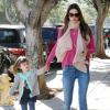 Alessandra Ambrosio profite d'une belle journée à Los Angeles avec sa fille Anja le 13 mars 2013