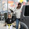 Jennifer Garner emmène sa fille Seraphina à son cours de karaté à Santa Monica, le 15 mars 2013