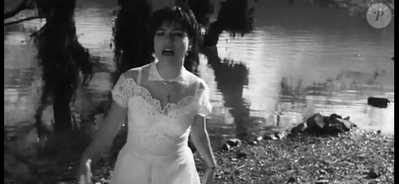 Gabriella Cilmi dans le clip de son nouveau titre intitulé Sweeter in History.