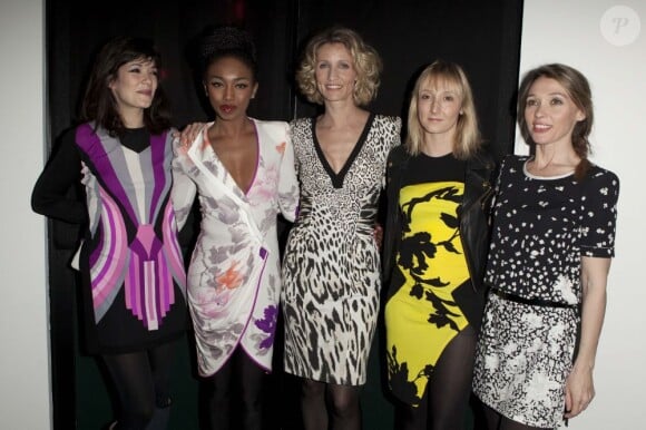 Mélanie Doutey, Inna Modja, Alexandra Lamy, sa soeur Audrey Lamy et Anne Marivin lors de l'inauguration de la boutique Leonard à Paris le 21 mars 2013