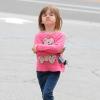 La petite chipie Anja était d'humeur boudeuse lors d'une virée courses chez Whole Foods le 20 mars 2013