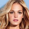 Erin Heatherton pose pour Victoria's Secret.
