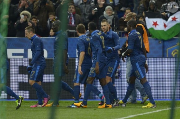 Les joueurs de l'équipe de France lors du match amical face à l'Allemagne au Stade de France. Saint-Denis, le 6 février 2013.
