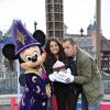Mickey, Faustine Bollaert enceinte et Jean-Philippe Doux fêtent la prolongation du 20eme anniversaire de Disneyland Paris, le 23 mars 2013.