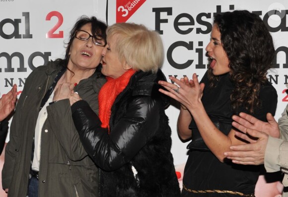 Chantal Lauby, Nicole Croisille, Barbara Cabrita s'éclatent à la soirée de clôture du Festival 2 Cinéma de Valenciennes le 24 mars 2013.