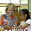 La princesse Mathilde en visite dans un centre de l'UNICEF à Bangkok le 22 mars 2013