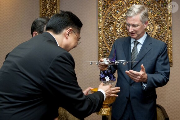 Le prince Philippe de Belgique rencontrait le 21 mars 2013 à Bangkok le président de Thai Airways, Sorajak Kasemsuvan, dans le cadre de leur mission économique en Thaïlande.