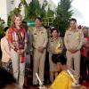 La princesse Mathilde de Belgique visitant une communauté locale de soins de santé à Baan Song, en Thaïlande, le 19 mars 2013.