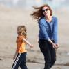 Marcia Cross a fêté le 25 mars 2013 ses 51 ans. L'actrice a passé sa journée sur la plage avec ses filles Eden et Savannah à Santa Monica.