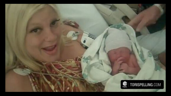 Tori Spelling et son fils Finn : Elle dévoile des vidéos post-accouchement
