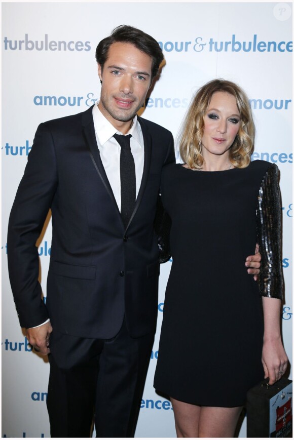 Ludivine Sagnier et Nicolas Bedos lors de la première du film Amour et Turbulences au Publicis à Paris, le 18 mars 2013.