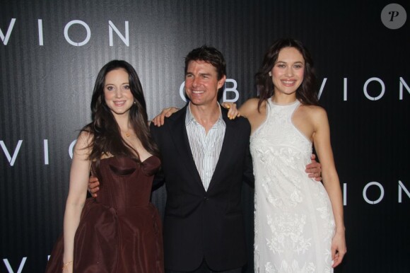 Tom Cruise, Olga Kurylenko et Andrea Riseborough posent à l'avant-première du film Oblivion à Rio de Janeiro, le 27 mars 2013.