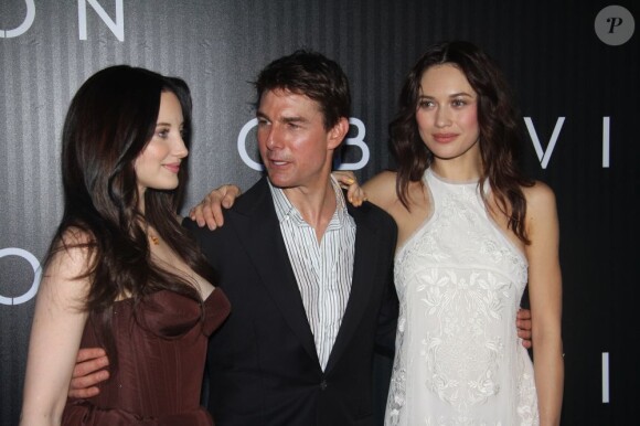 Tom Cruise aux côtés de Olga Kurylenko et Andrea Riseborough pendant l'avant-première du film Oblivion à Rio de Janeiro, le 27 mars 2013.