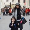 Elisabetta Gregoraci, femme de l'homme d'affaires Flavio Briatore, sa soeur Marzia, et son fils Falco se promènent à Rome, le 27 mars 2013.