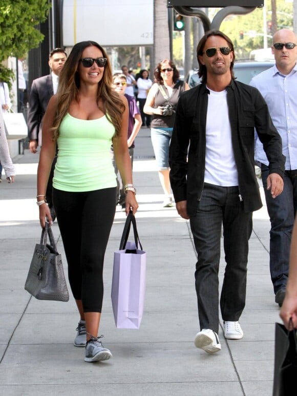 Tamara Ecclestone et son fiancé Jay Rutland vont faire du shopping à Los Angeles, le 27 mars 2013.