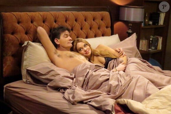 Lindsay Lohan et l'acteur Charlie Sheen sur le tournage de la série Anger Management, le 25 mars 2013.