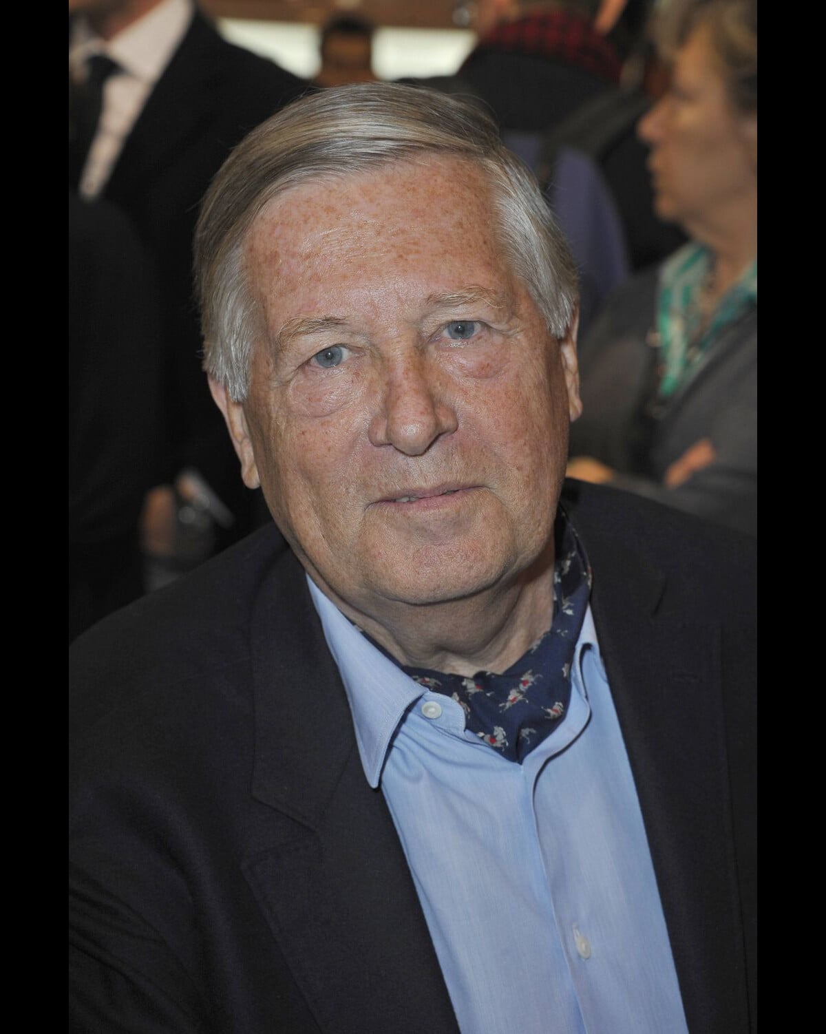 Vidéo Alain Duhamel le 17 mars 2012 à Paris. Purepeople