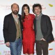 Kad Merad, Monica Bellucci et Eric Elmosnino lors de l'avant-première du film Des gens qui s'embrassent à Paris au Gaumont Marignan le 1er avril 2013