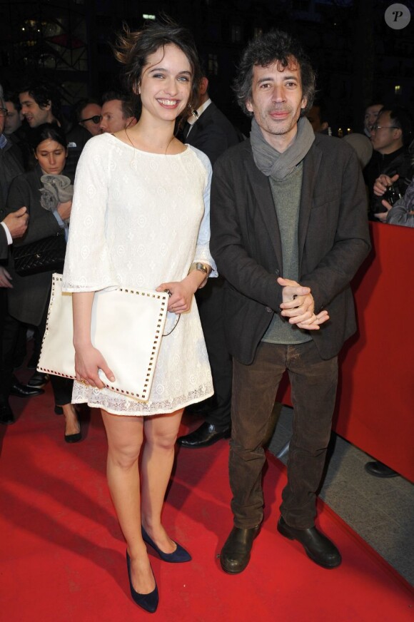 Clara Ponsot, Eric Elmosnino lors de l'avant-première du film Des gens qui s'embrassent à Paris au Gaumont Marignan le 1er avril 2013