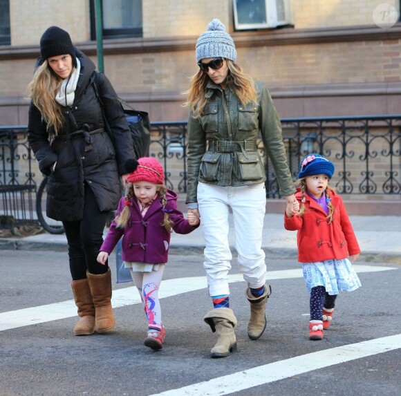 Sarah Jessica Parker, la nounou et ses deux filles Marion et Tabitha dans les rues de New York. Le 13 mars 2013.