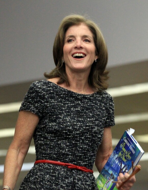 Caroline Kennedy présente son recueil de poésie à Frontenac dans le Missouri, le 3 avril 2013. Selon la presse américaine, Barack Obama pourrait la choisir comme nouvelle ambassadrice au Japon.