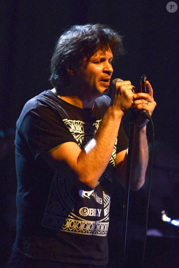 Bertrand Cantat sur scène pour le spectacle "Dernières nouvelles de Frau Major" en hommage à Alain Bashung, présenté au 104 à Paris, le 29 mars 2013.