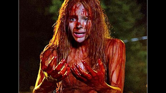Carrie, le remake : Bouc-émissaire, Chloë Moretz prend une revanche sanglante