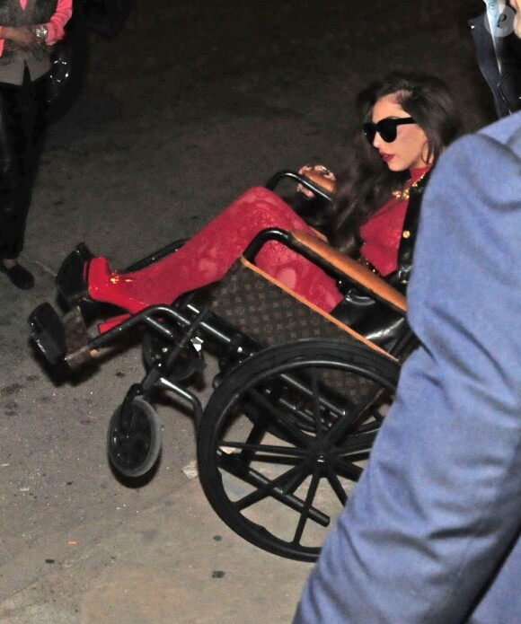 Exclusif - Lady Gaga et son chéri Taylor Kinney ont passé la nuit à faire la fête à Chicago, le 29 mars 2013.
