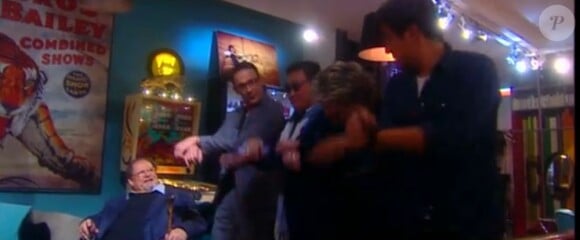 Le très drôle Laurent Baffie piège ses convives dans son émission 17e sans ascenseur en invitant le sosie du chanteur Psy.