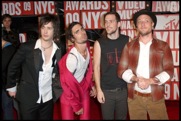 Les All-American Rejects aux MTV Video Music Awards 2009. En avril 2013, Tyson Ritter s'est fiancé avec l'actrice Elena Satine.