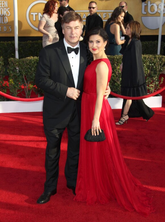 Alec Baldwin et sa femme Hilaria Thomas, à la 19e cérémonie des SAG Awards 2013 à Los Angeles, le 27 janvier 2013.