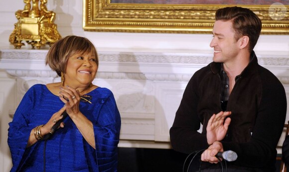 Justin Timberlake et Mavis Staples invités à la Maison Blanche pour parler de la musique soul, lors d'une conférence et d'une séance de questions-réponses avec des étudiants, à Washington, le 9 avril 2013.