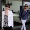 Anne Hathaway et son mari Adam Shulman à l'aéroport de Los Angeles, le 9 avril 2013. Le couple arrive de New York.