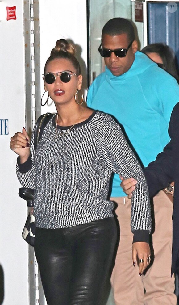 Beyoncé et son mari Jay-Z dans les rues de New York, le 20 octobre 2012.