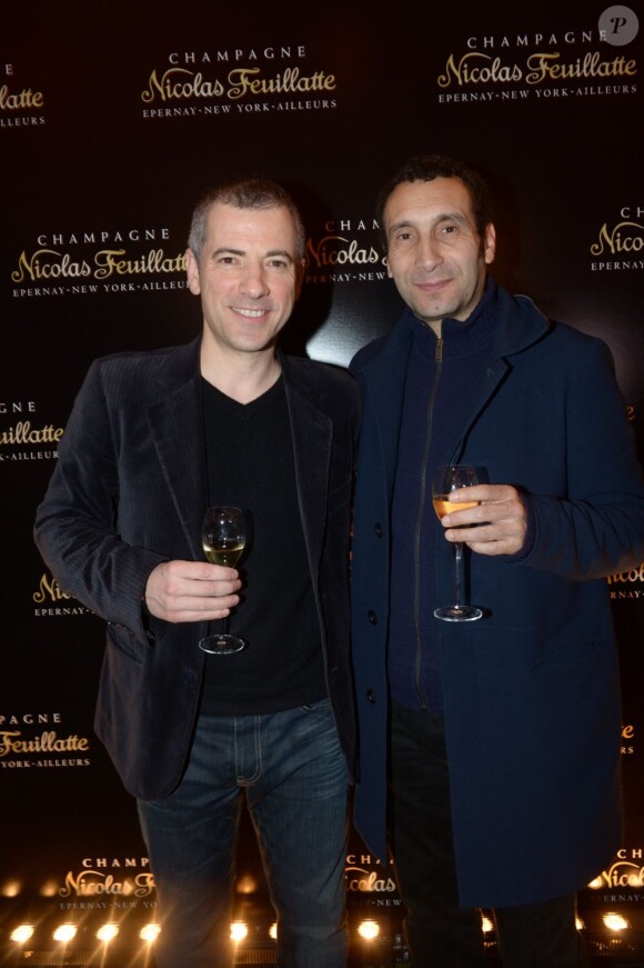 Bruno Putzulu et Zinedine Soualem à la soirée Nicolas Feuillatte, célèbre maison de champagne, aux Salons France Amériques à Paris, mercredi 10 avril 2013.