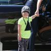 La ravissante Miranda Kerr et son fils Flynn, toujours aussi souriant, dans les rues de West Hollywood, le 11 avril 2013.