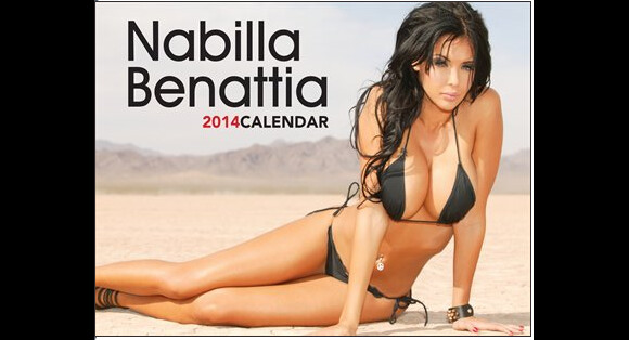 Nabilla Benattia - La couverture de son calendrier sexy de 2014