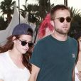 Kristen Stewart et Robert Pattinson en amoureux au festival de Coachella 2013.