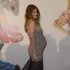 Elisa Sednaoui enceinte lors de l'avant-première du film Les Gamins au Gaumont Opéra à Paris, le 15 avril 2013.