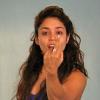 Vanessa Hudgens fait un doigt d'honneur aux photographes pendant son cours de pilates à Studio City, le 17 avril 2013.
