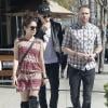 Vanessa Hudgens et son chéri Austin Butler sont allés déjeuner au Cafe Roma de Beverly Hills avec leur ami, Oliver Trevena, le 18 avril 2013.