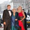 Beatrix, Maxima et Willem-Alexander des Pays-Bas à Amsterdam le 10 avril 2013