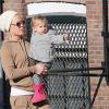 Pink, son mari Carey Hart et leur fille Willow se promenant à Amsterdam le samedi 20 avril.