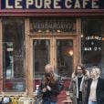 Carla Bruni tourne le clip de sa chanson  Mon Raymond  à Paris au café Pure Cafe le 27 mars 2013.
