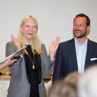 Mette-Marit et Haakon de Norvège : Le couple princier au boulot et enthousiaste
