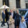 Le prince Willem-Alexander au palais royal d'Amsterdam le 29 avril 2013, à la veille de son intronisation, pour la répétition générale avec son épouse la princesse Maxima et leurs filles Catharina-Amalia, 9 ans, Alexia, 8 ans en juin, et Ariane, qui a eu 6 ans en début de mois.