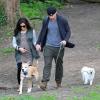 Channing Tatum et son épouse Jenna Dewan, enceinte, sont allés promener leurs chiens dans un parc à Londres, le 29 avril 2013.
